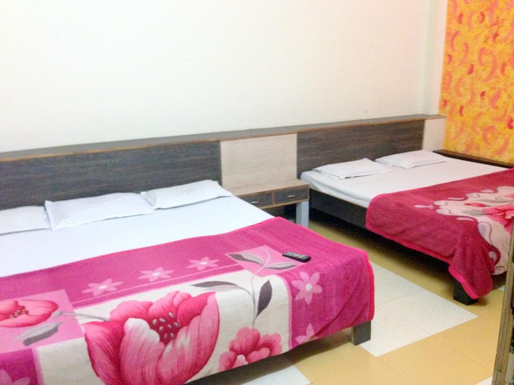 Hotel Gujarat Heritage Ujjain Ngoại thất bức ảnh
